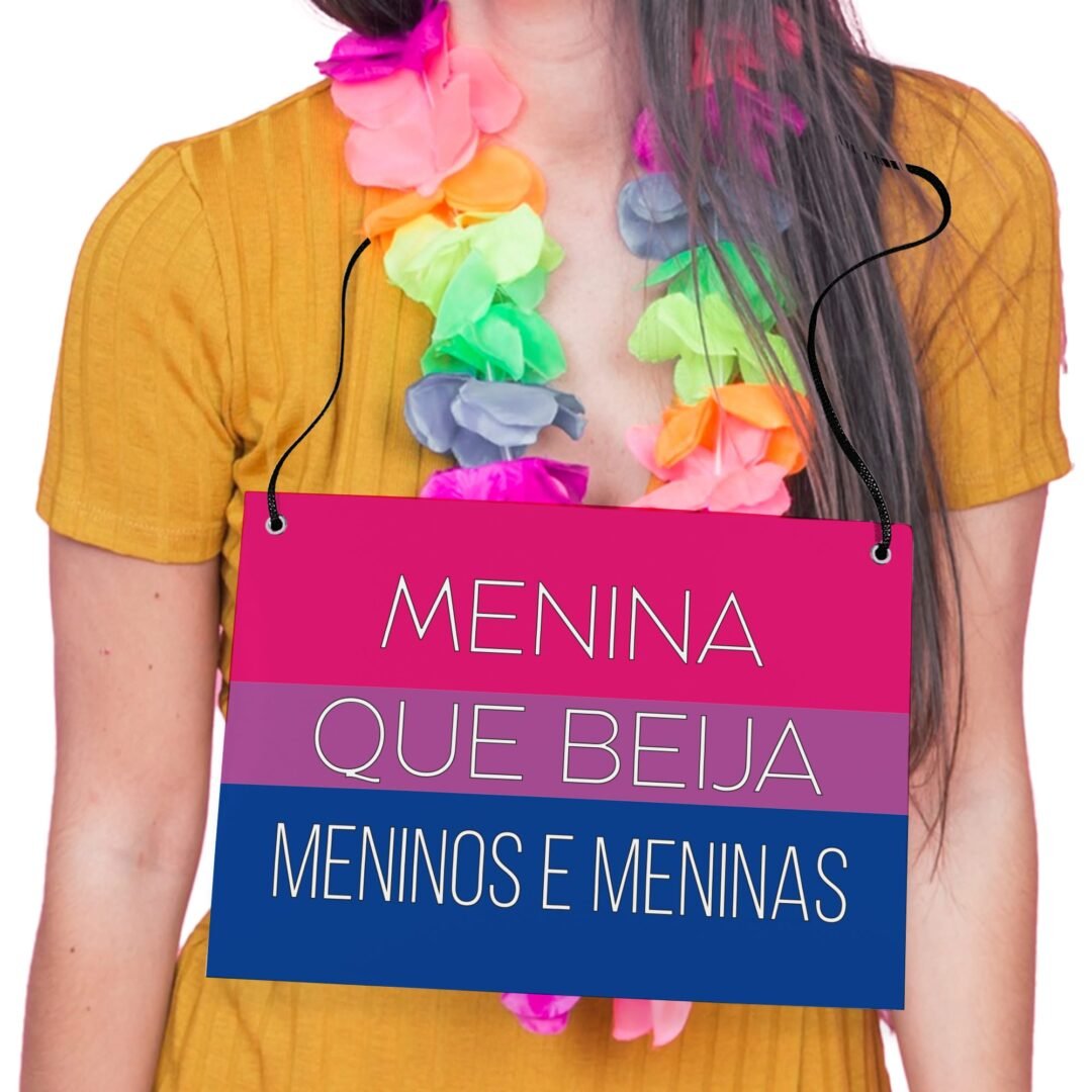 Placa Fantasia de Carnaval - LGBTQ - Menina Beija Meninos e Meninas