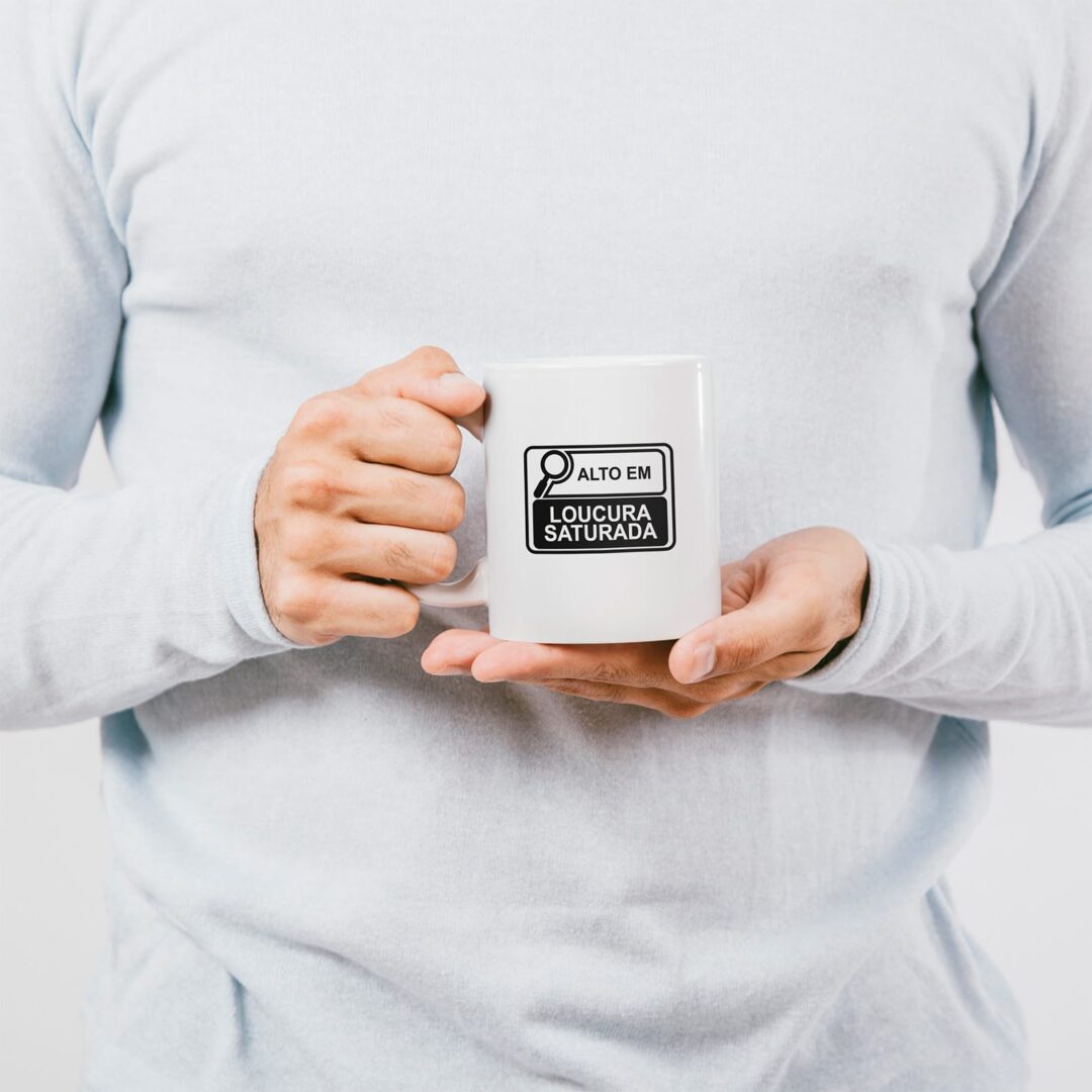 Caneca Cerâmica - Alto em Loucura Saturada