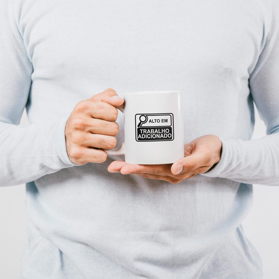 Caneca Cerâmica - Alto em Trabalho Adicionado